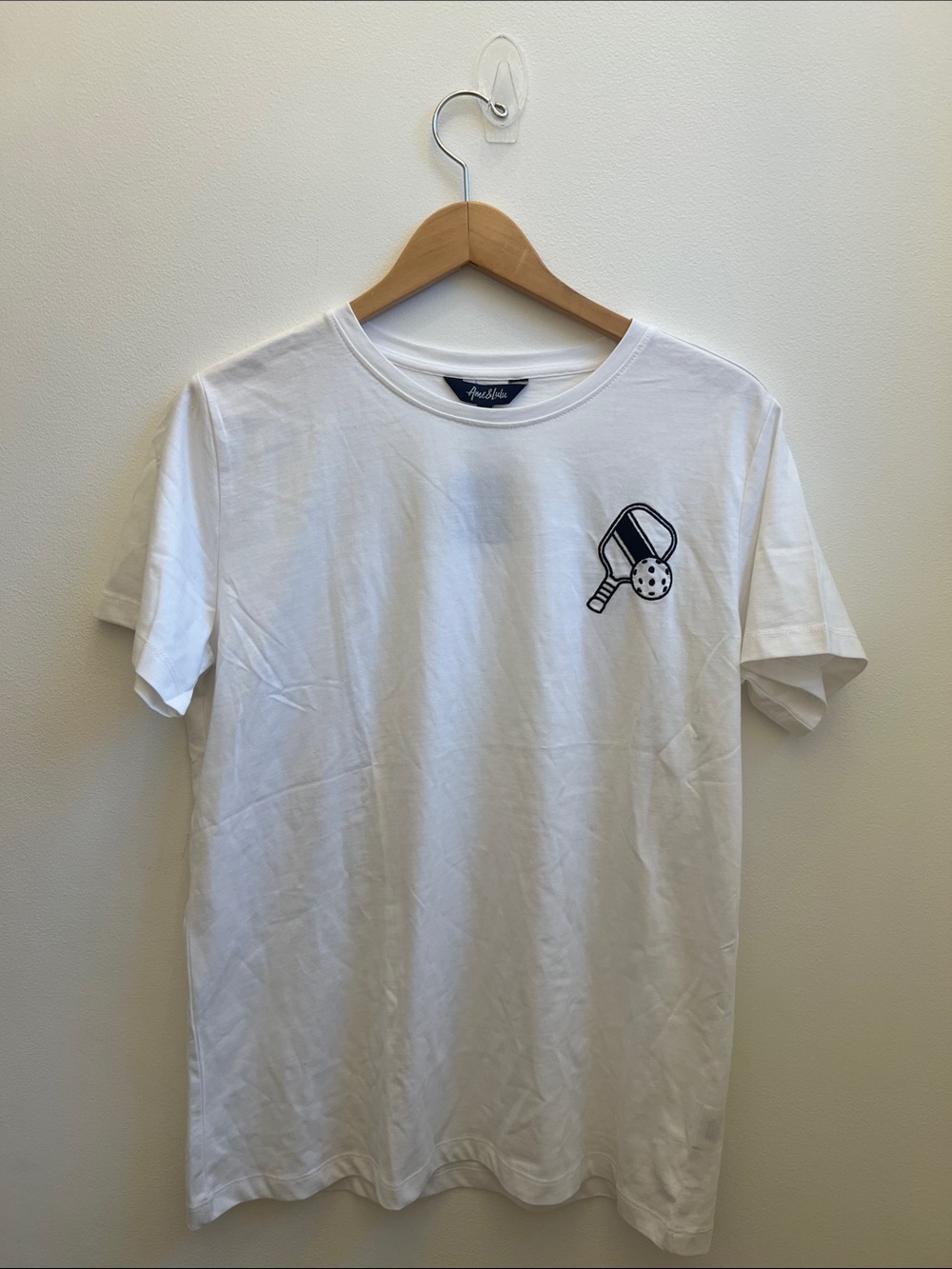 NWT Ame & Lulu Womens sporty love tshirt